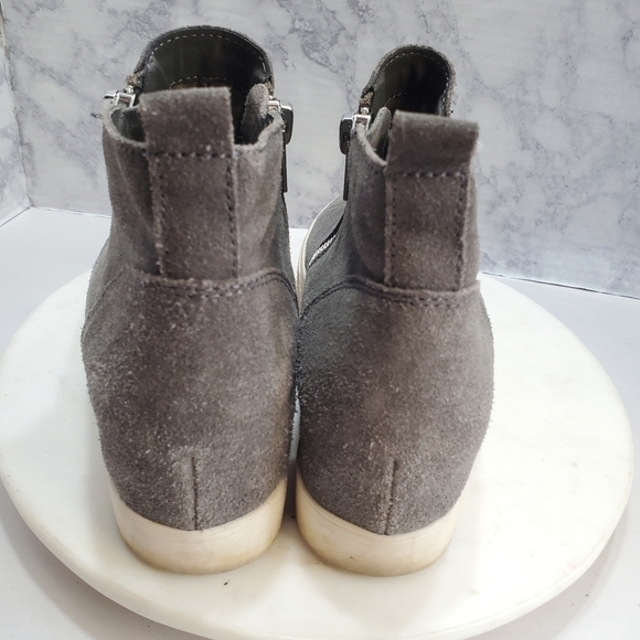 Steve‎ Madden Wedgie Sneakers 9 Gray Suede Upper Side Zip Casual Streetwear - Picture 7 of 10